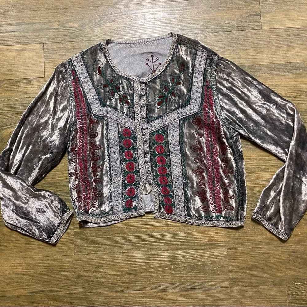 Johnny Was shiny grey Embroidered Velvet Top - Picture 7 of 12